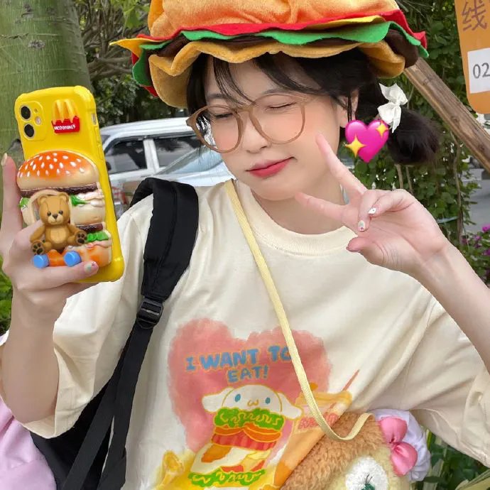 艾曼妞与罗丽妲 海报